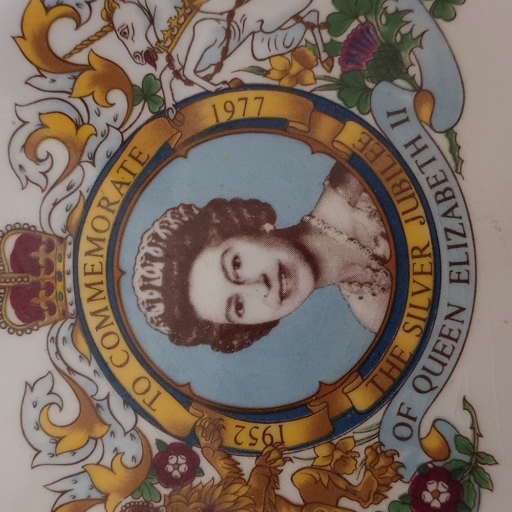 Weatherly Hanley Queen Elizabeth silver jubilee plate - Picture 3 of 3